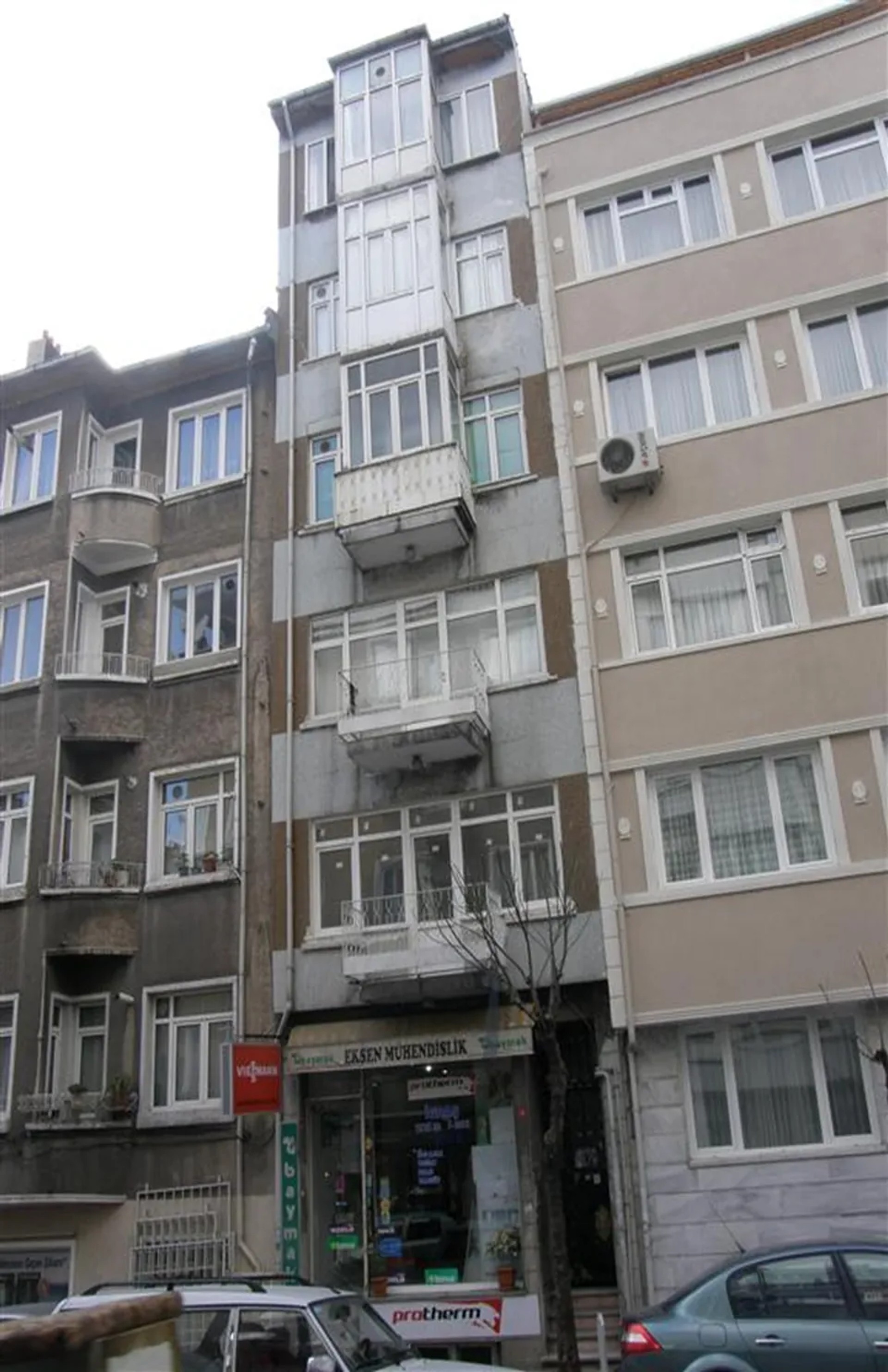 AKŞEMSETTİN MAH. BALİPAŞA CADDESİ NO45