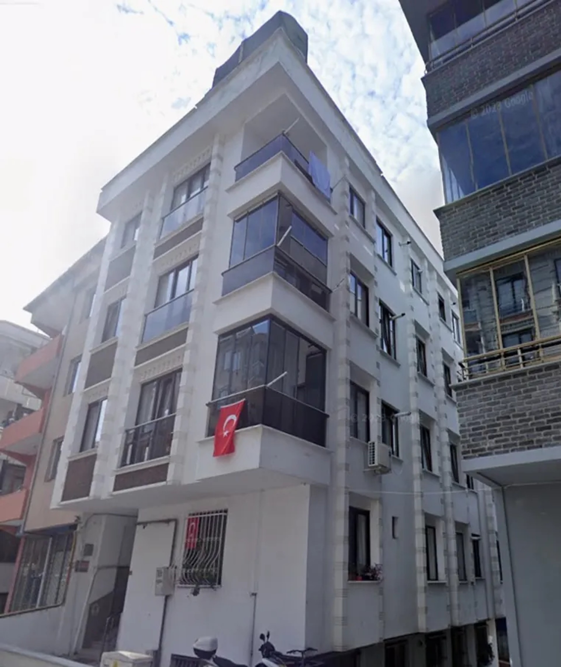 İSTASYON MAH. SARIGÜL SOKAK, NO32