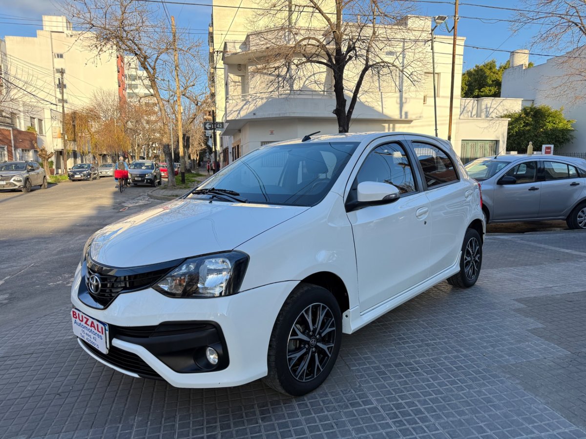 Toyota Etios xls at