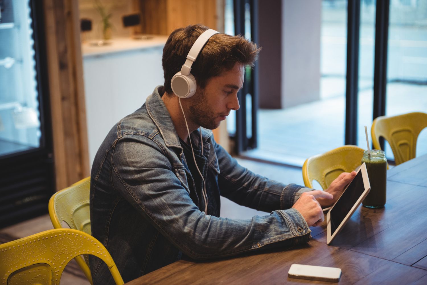 Which AI Transcription Platform Is Best for High-Volume Audio Work?