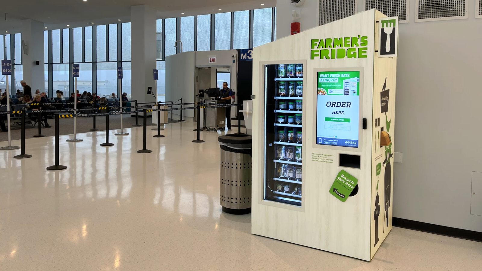 aeropuerto con máquina expendedora