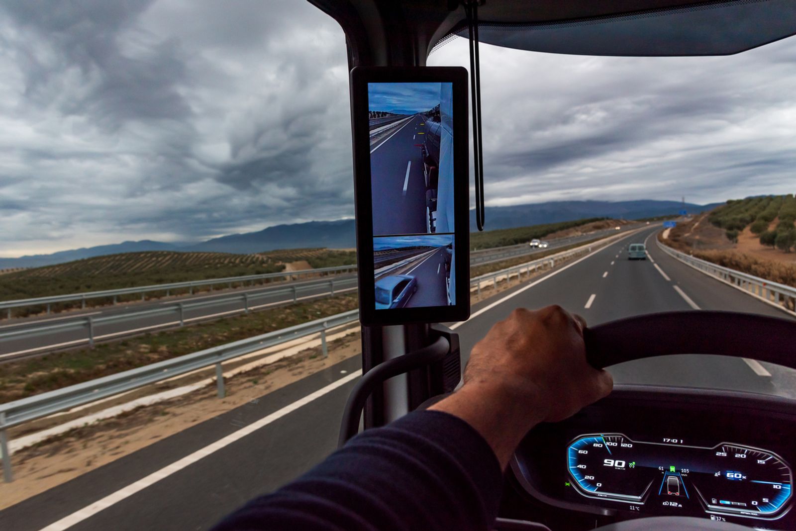 inside truck cab dashboard cameras