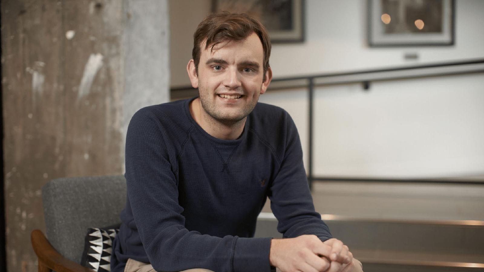 Ben, Hologram engineer