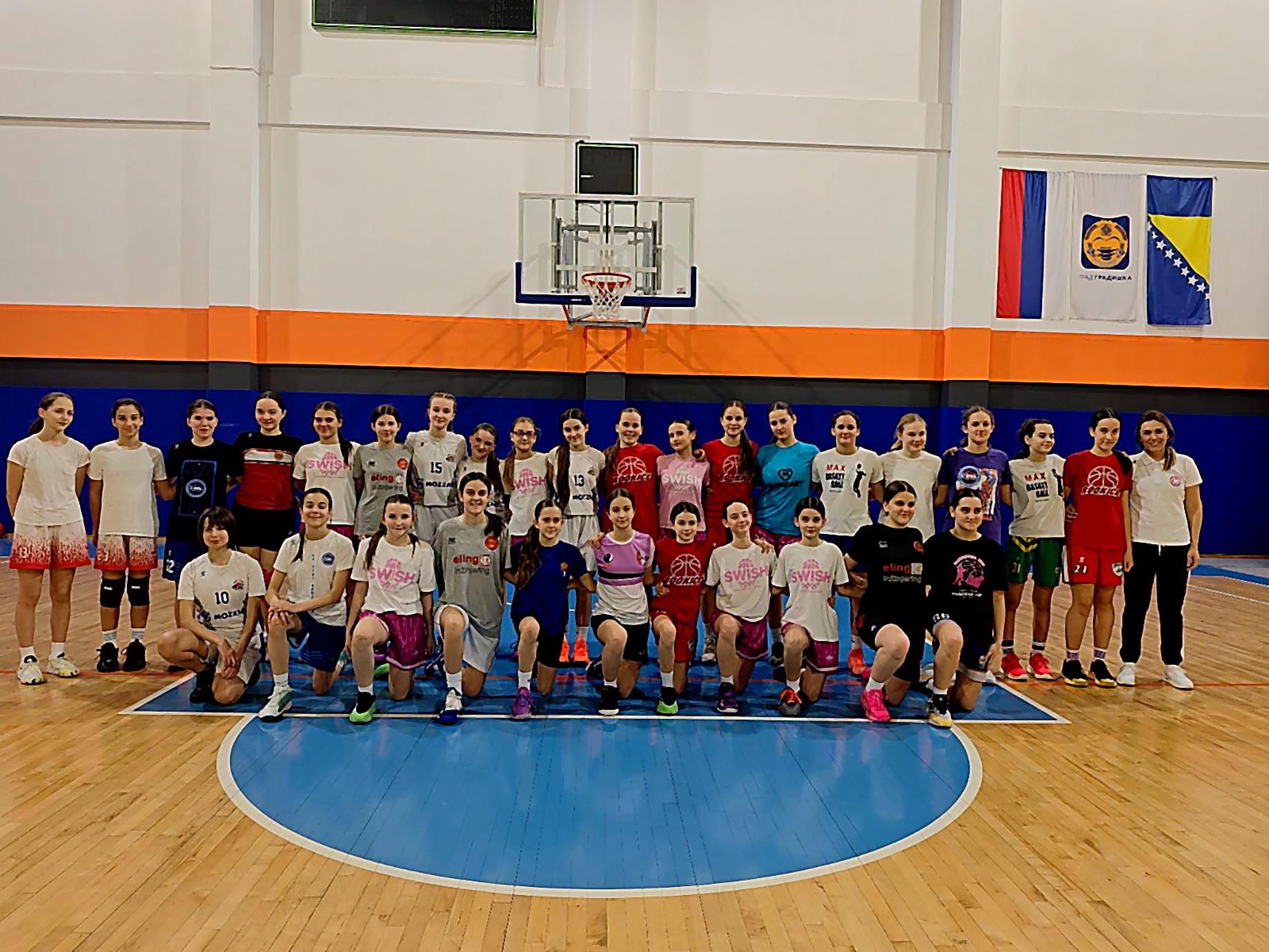 Naše košarkašice u GRADIŠCI