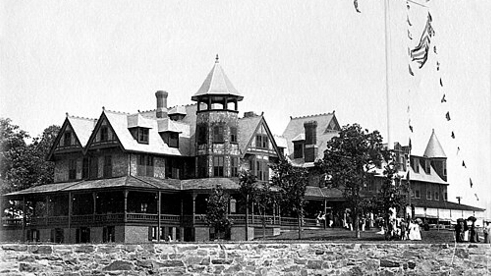 Larchmont Yacht Club