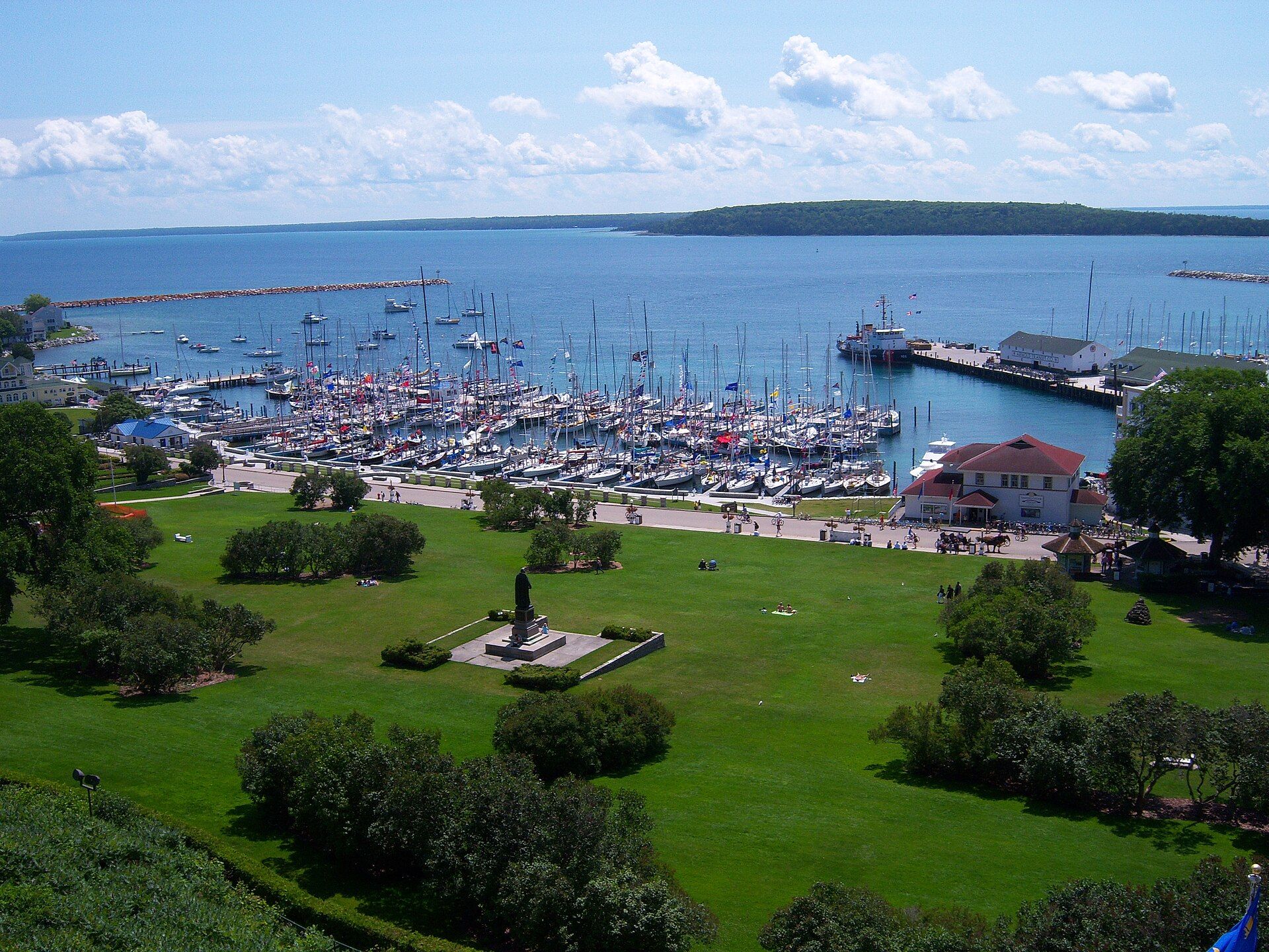 Chicago Yacht Club