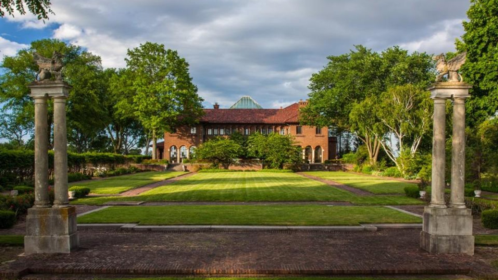 Village Club of Sands Point
