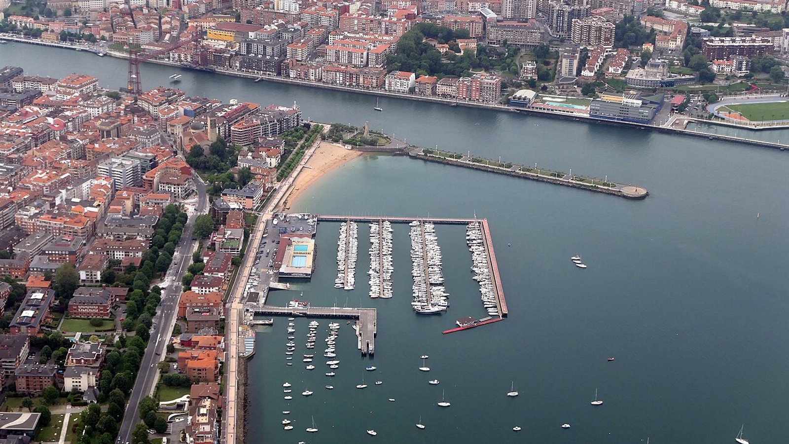 Real Club Marítimo del Abra and Real Sporting Club