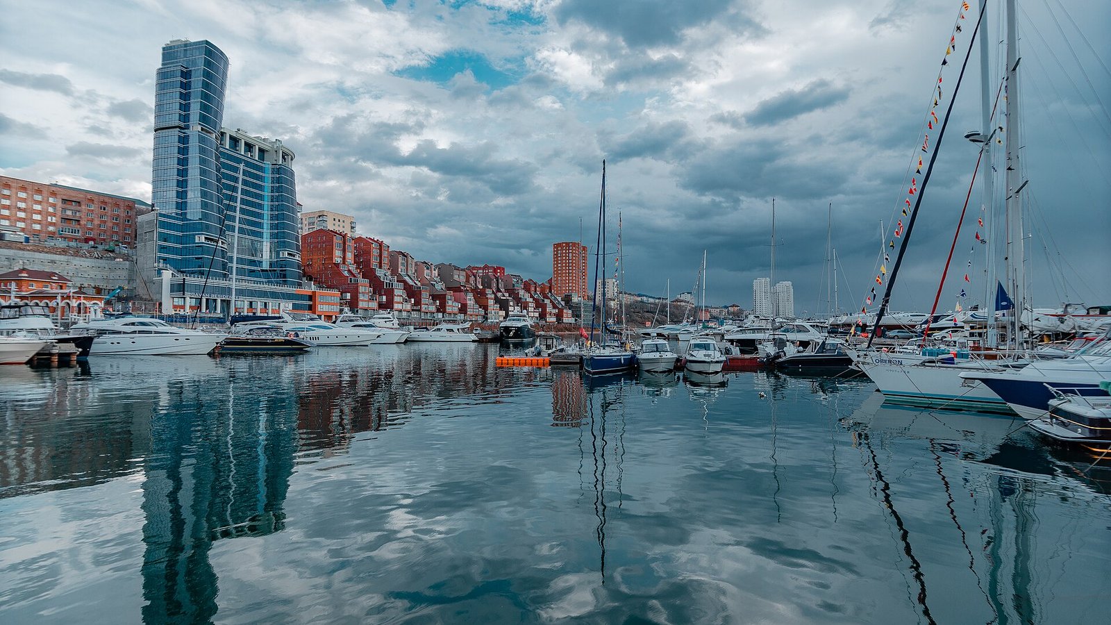 Seven Feet Yacht Club