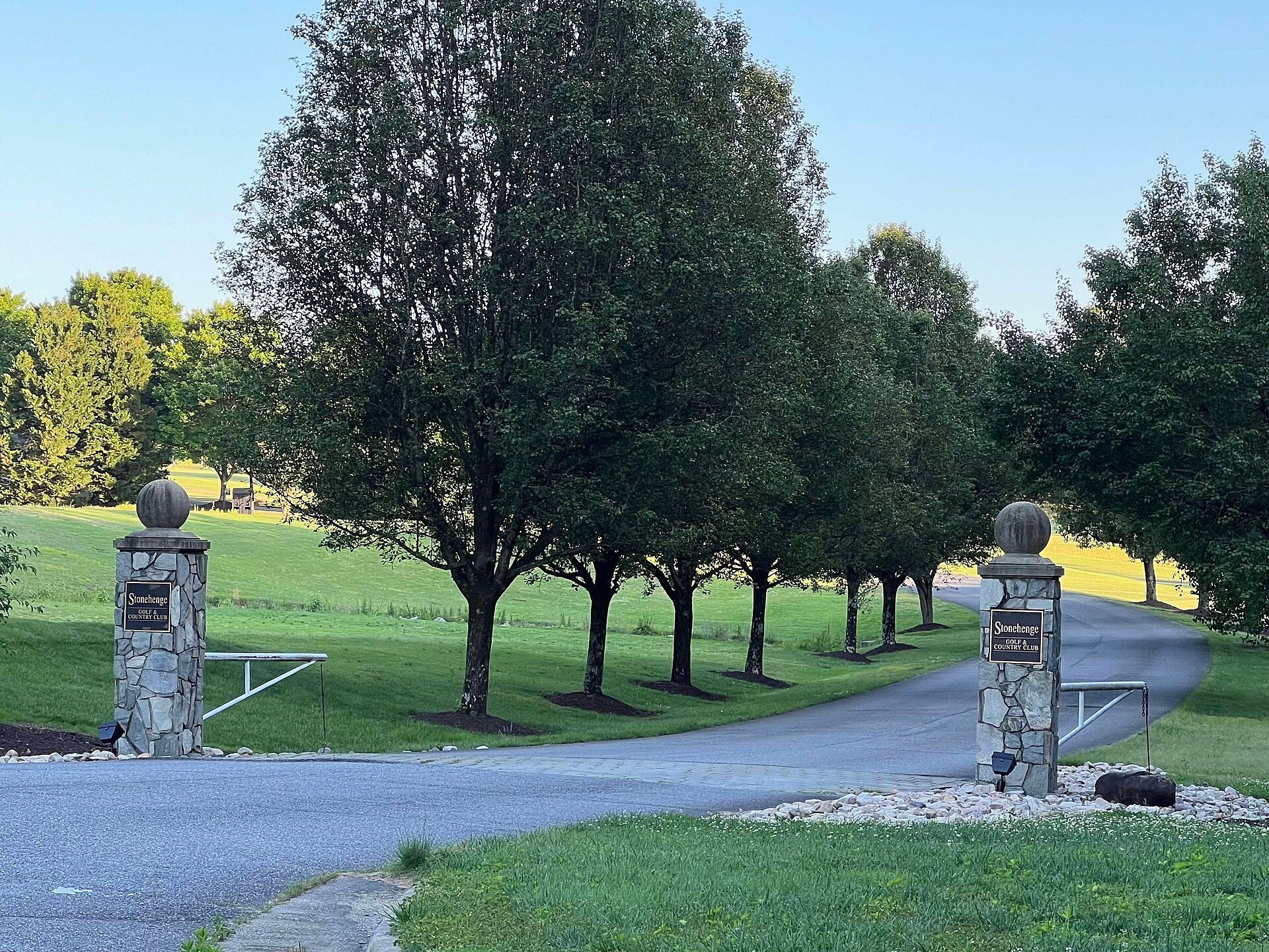 Stonehenge Golf & Country Club