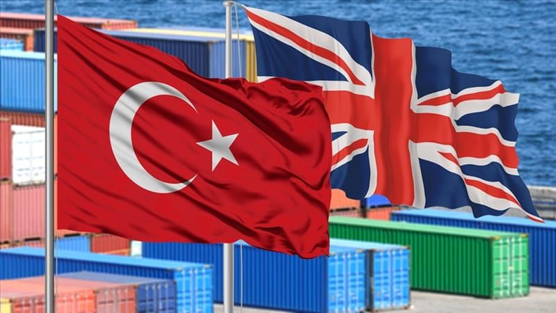 İki Dünya Arasında: Türkiye ve İngiltere'de İş, Hayat ve Liderlik Serisi