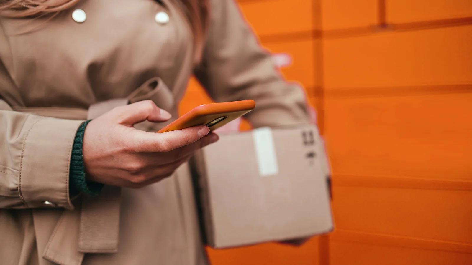 Choosing Between Anytime Mailbox and iPostal1: Key Features and Benefits