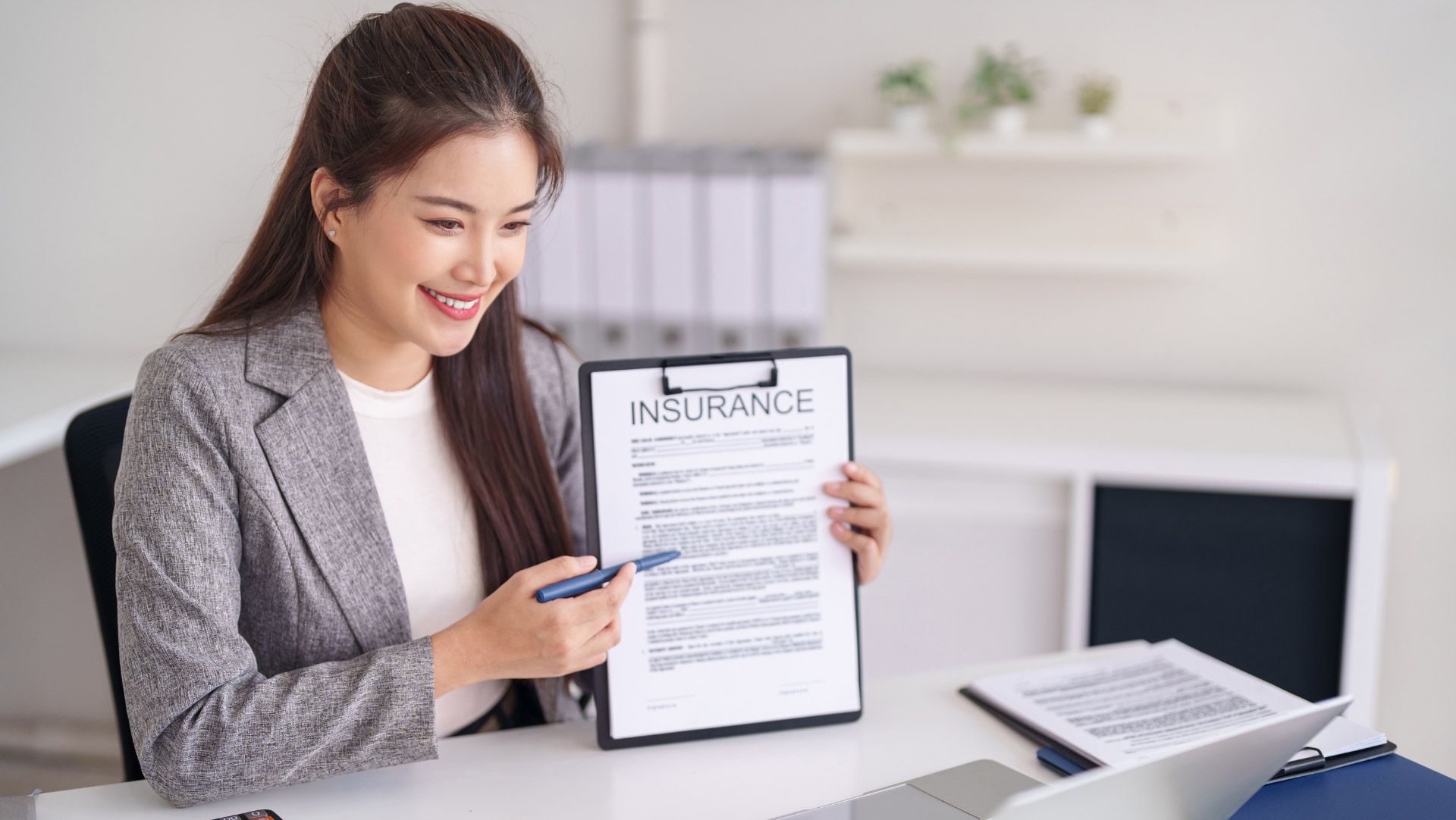 How to become an insurance agent in Ontario
