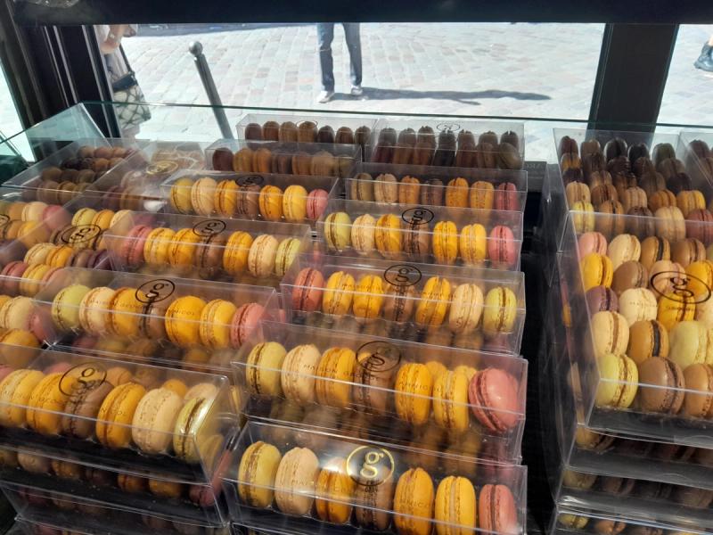 Macarons.