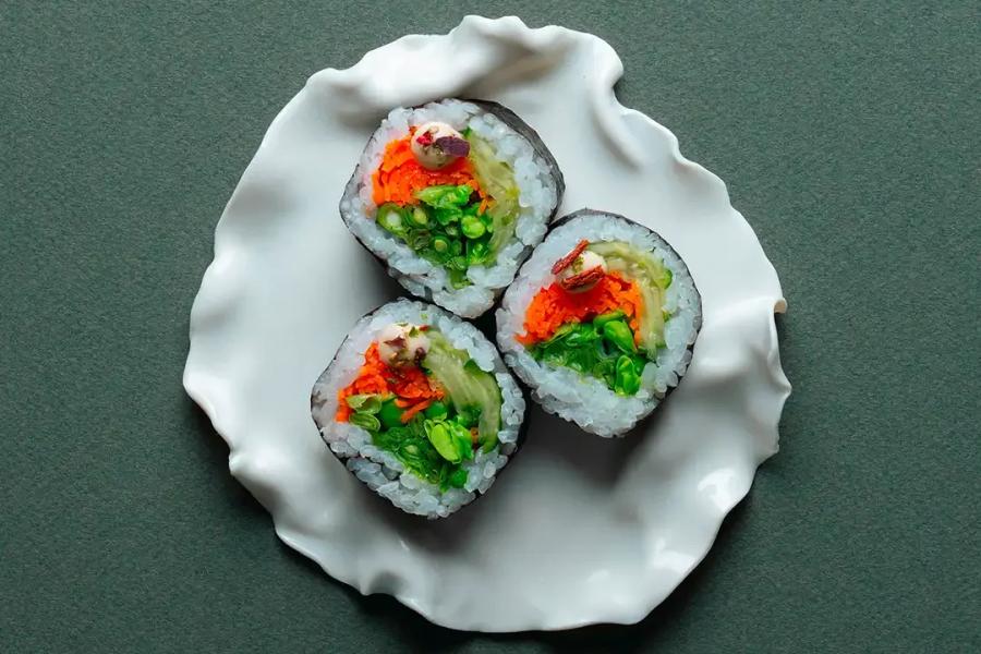 Trois futomaki légumes & sésame