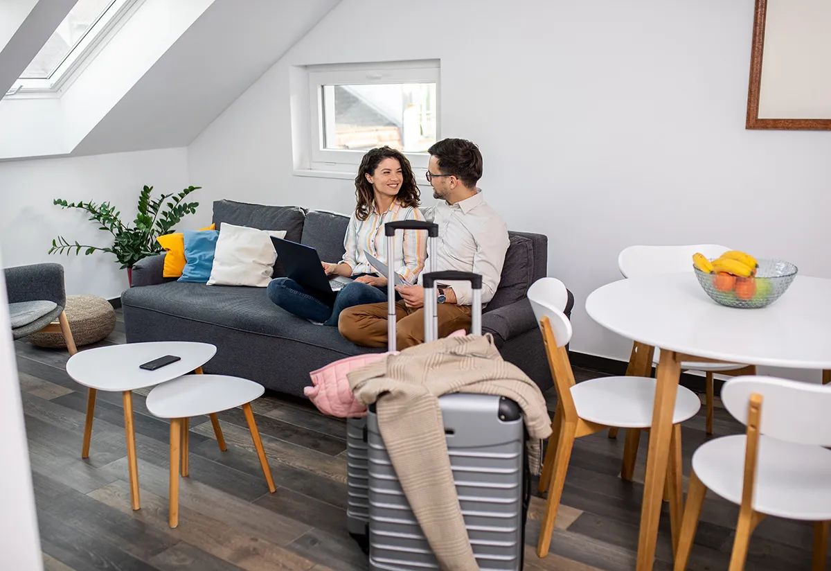 Do Airbnbs Get Professionally Cleaned? How It Works and What to Expect