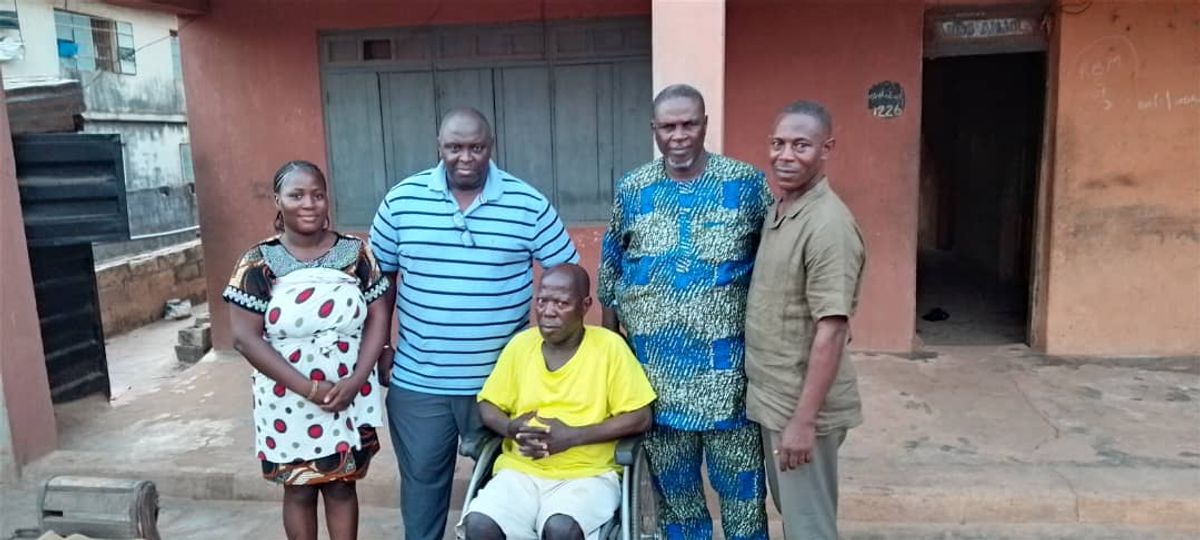 Representatives of Remolanders with Ligali Abijo and a Relative.