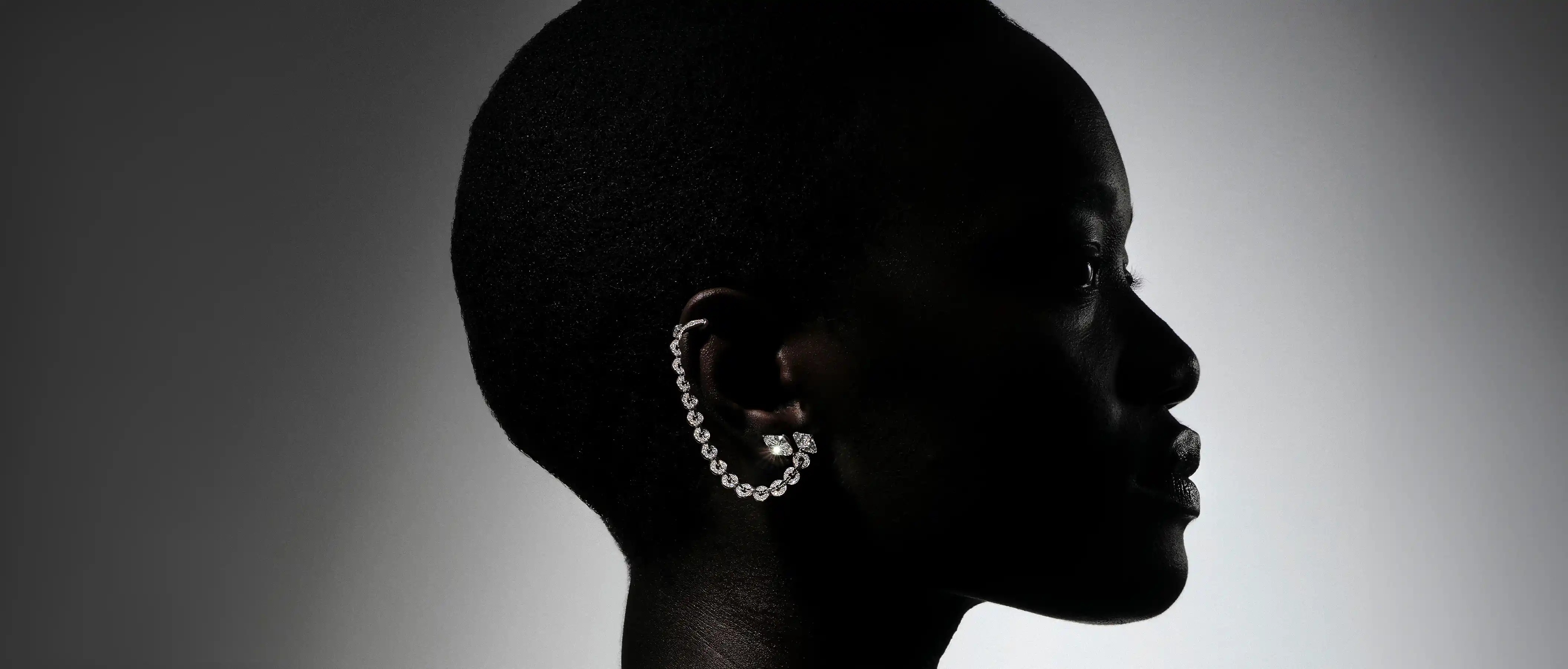 Armor signature cut lab-grown diamonds earrings crafted in 18k recycled gold.