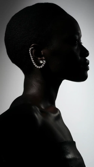 Armor signature cut lab-grown diamonds earrings crafted in 18k recycled gold.