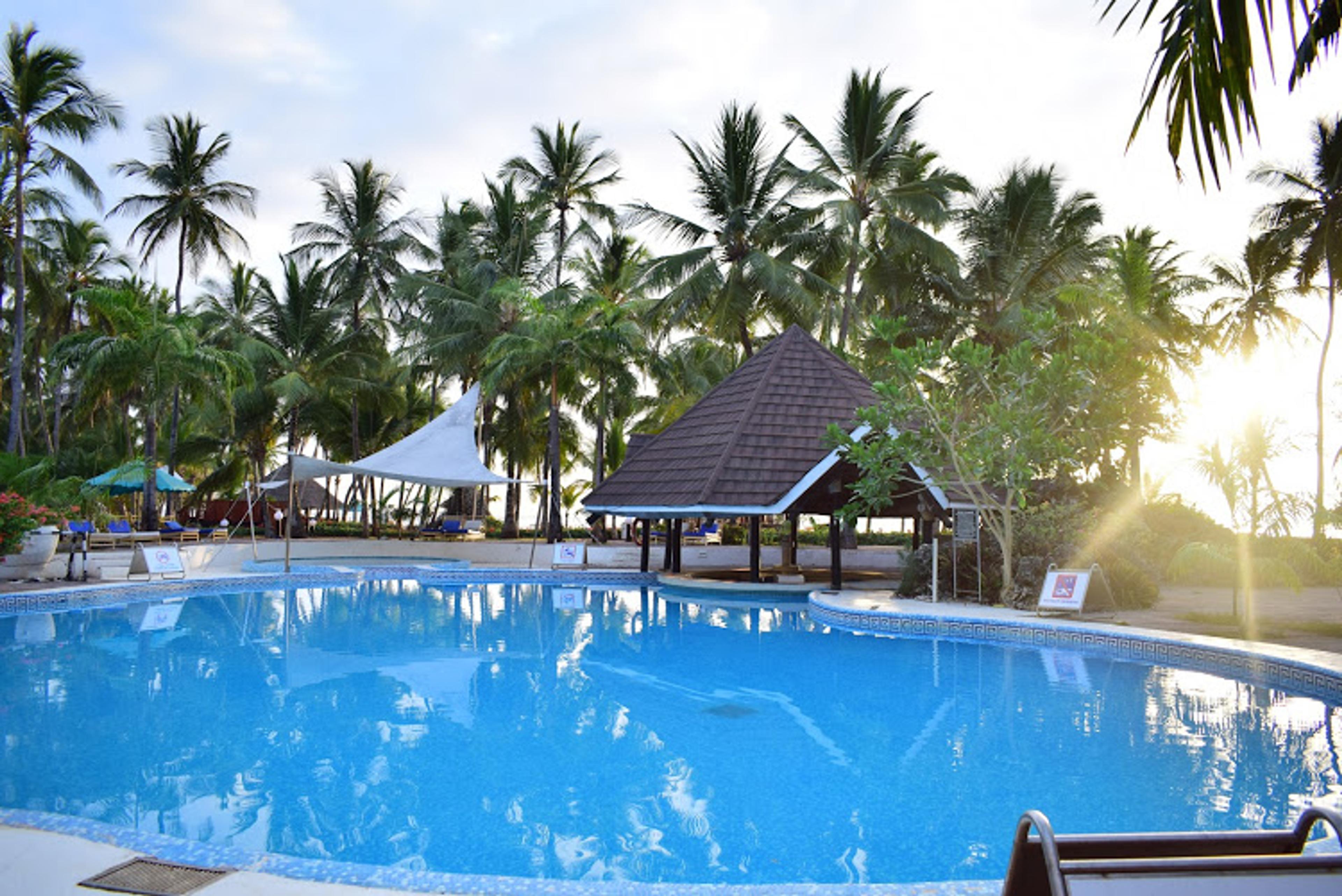 Coast hoteliers Cutting prices by half.