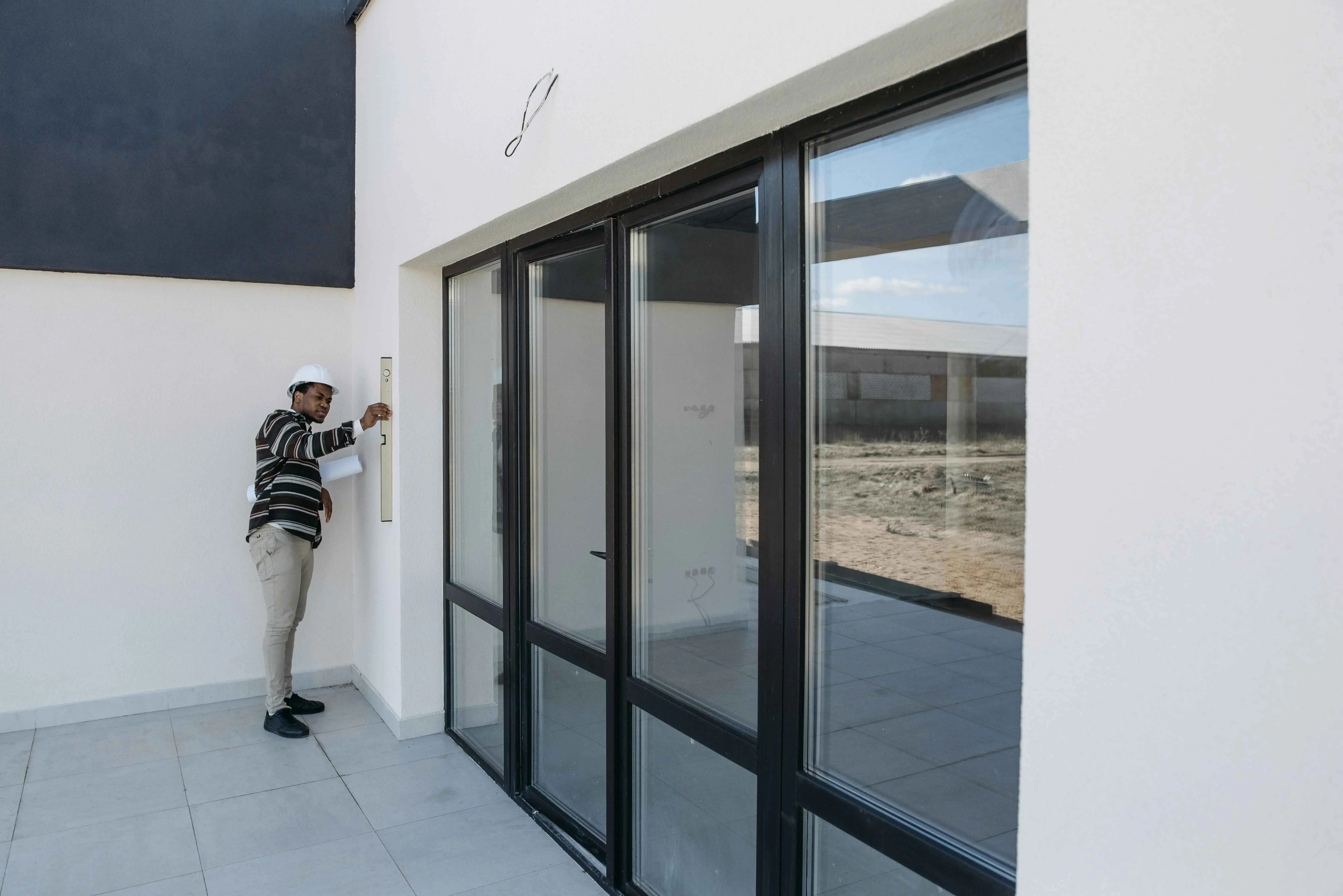 BUILDERS & CONTRACTORS