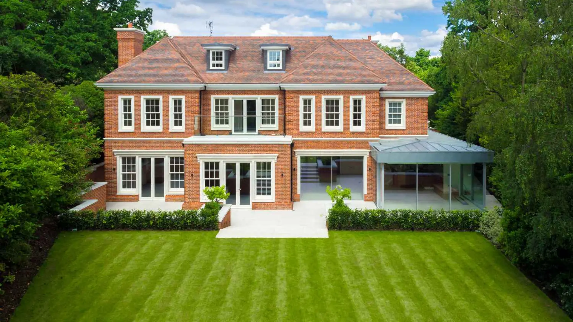 image of a house with Mumford & Wood windows