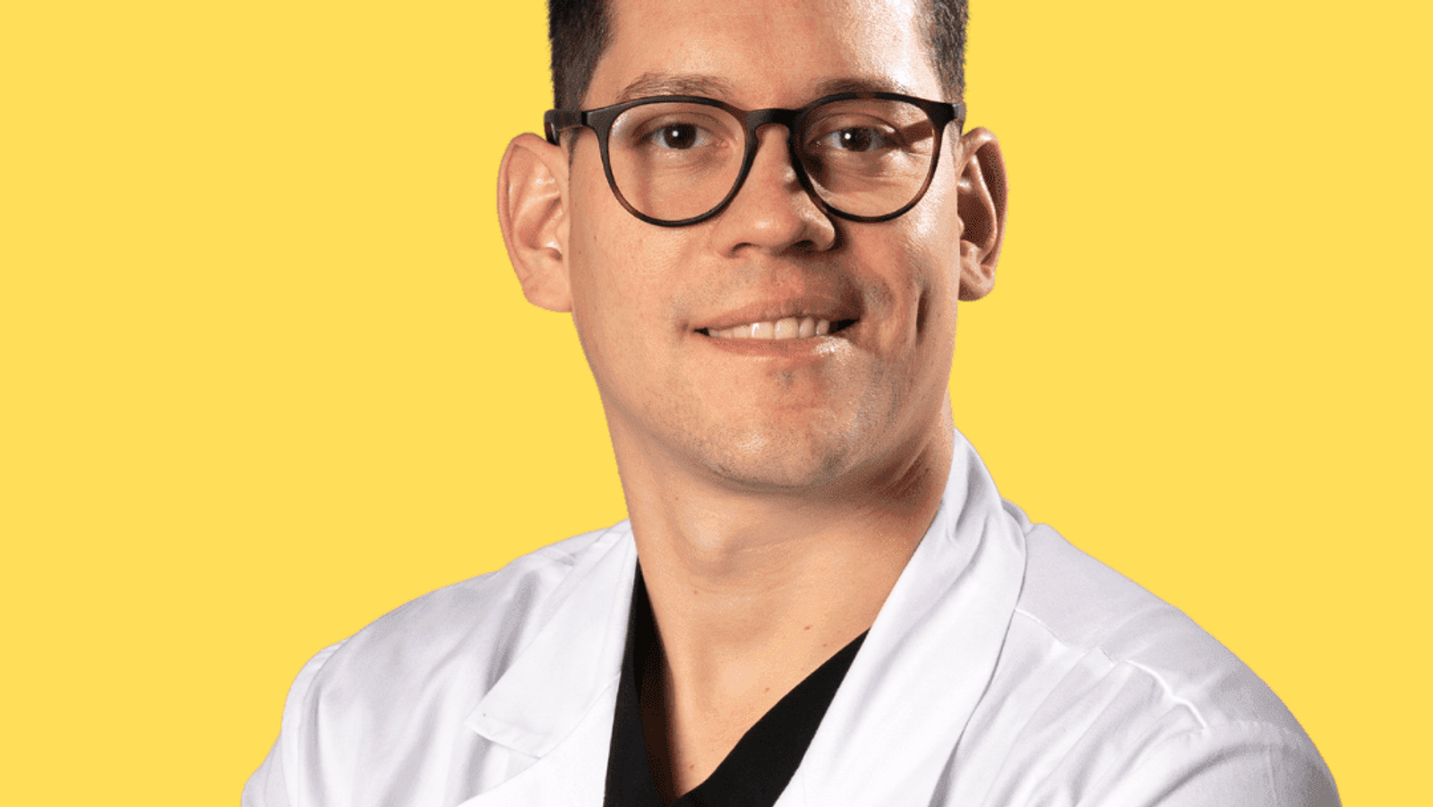Dr. Rafael Odreman, médico cirujano de Capilux especialista en implante capilar