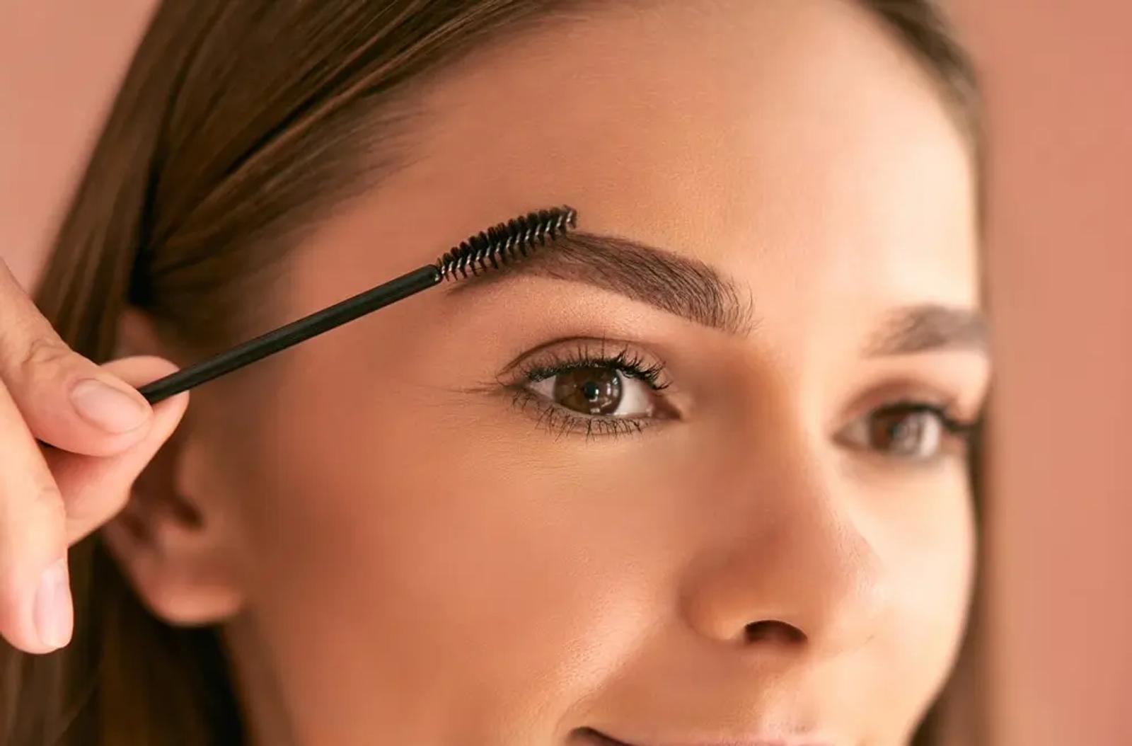 Todo lo que Necesitas Saber sobre el Implante de Cejas