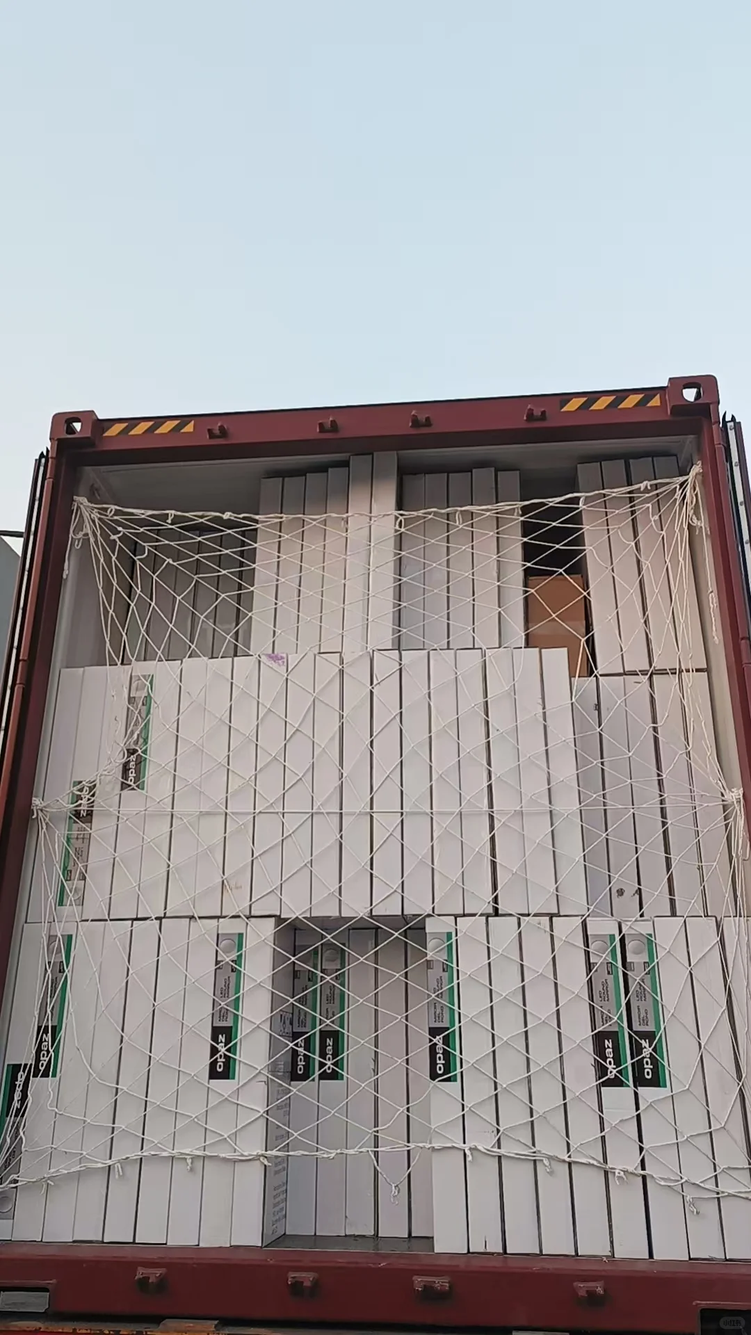Container loading photo of packed bath furniture for international ocean logistics from China factory