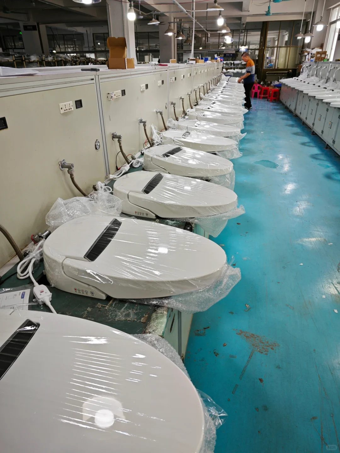 On-site factory inspection image of smart toilet production workshop, Chinese bathroom FF&E supplier plant tour