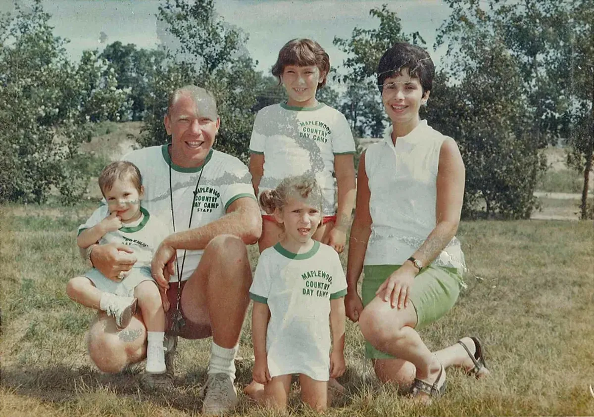 Pinstein family photo of Hal, Sandy and the kids Lee and Sue