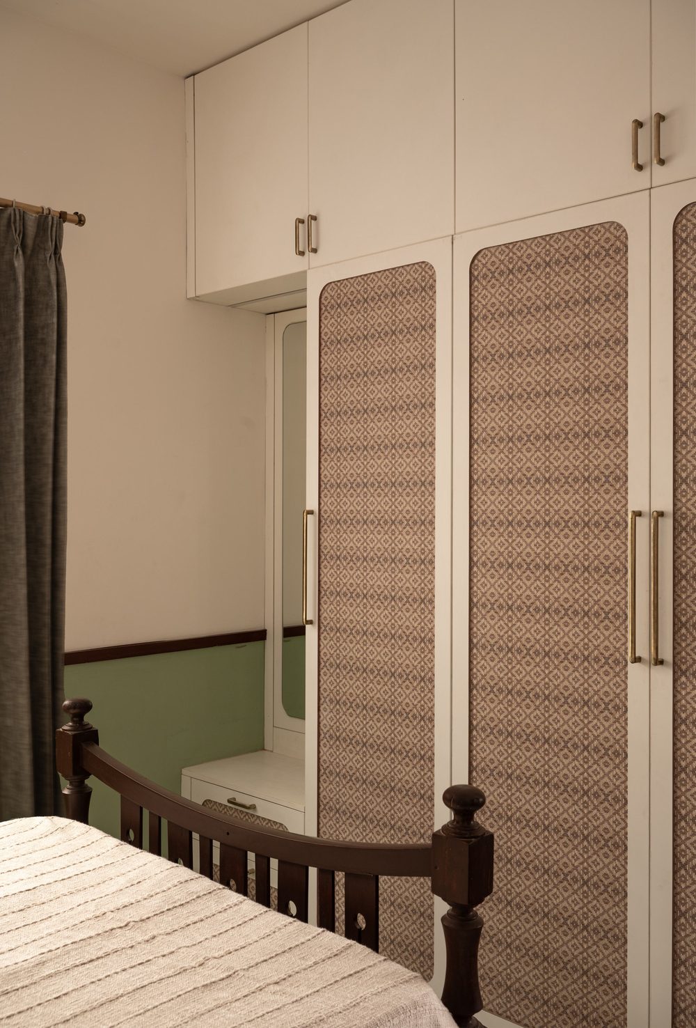Diamond cane-weave wardrobe shutters with slim PU frames