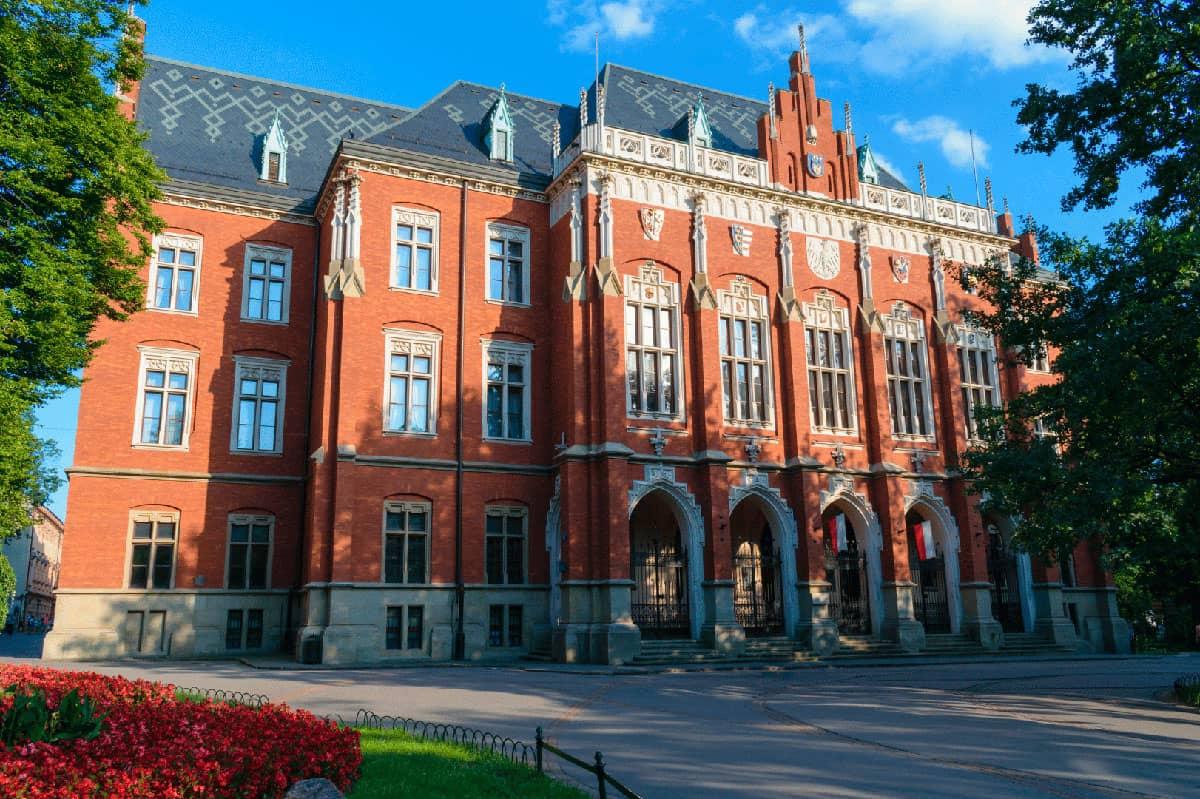Top Universities in Poland for Pharmacy