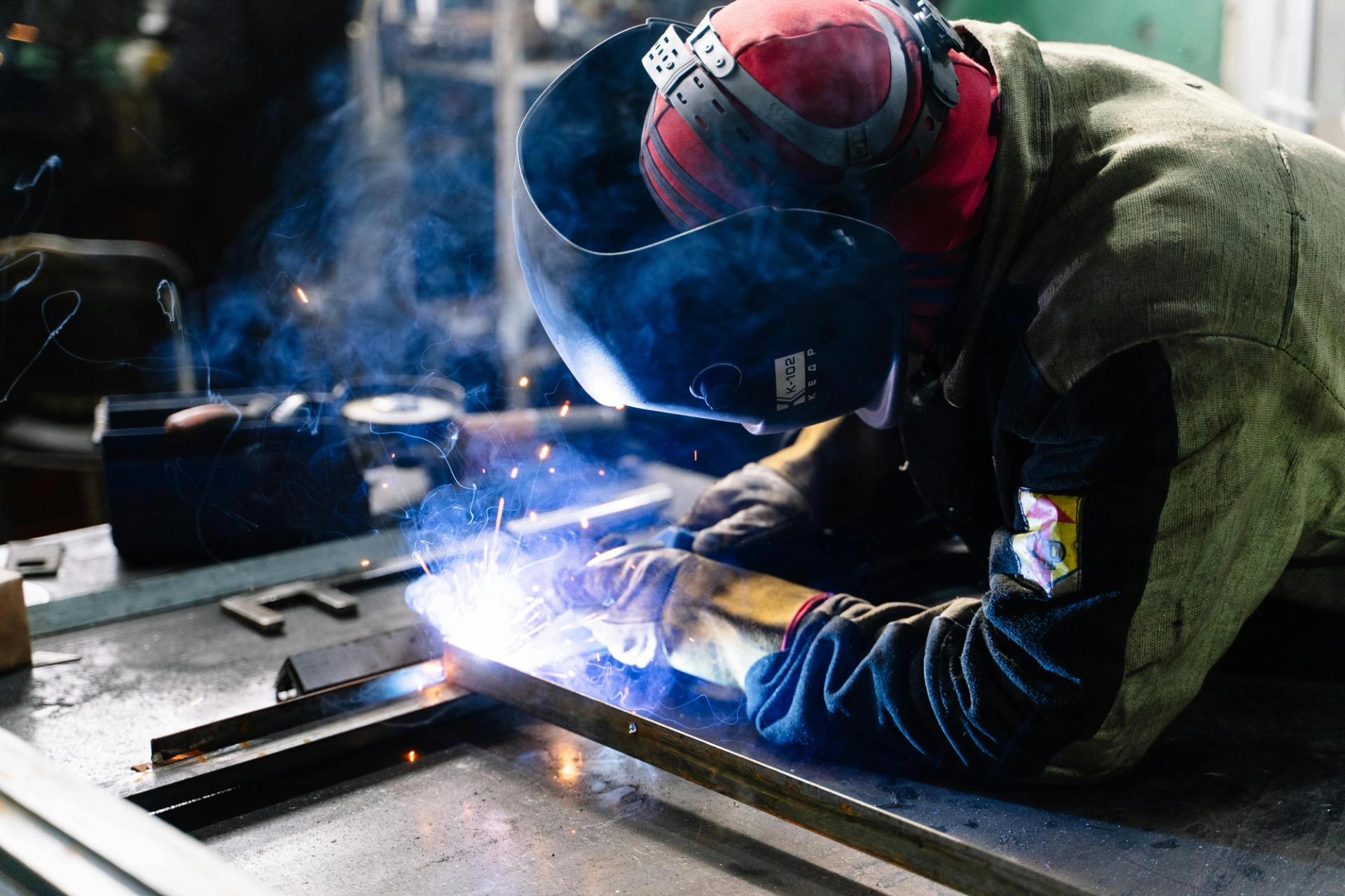 Businesses that manages complex manufacturing workflows