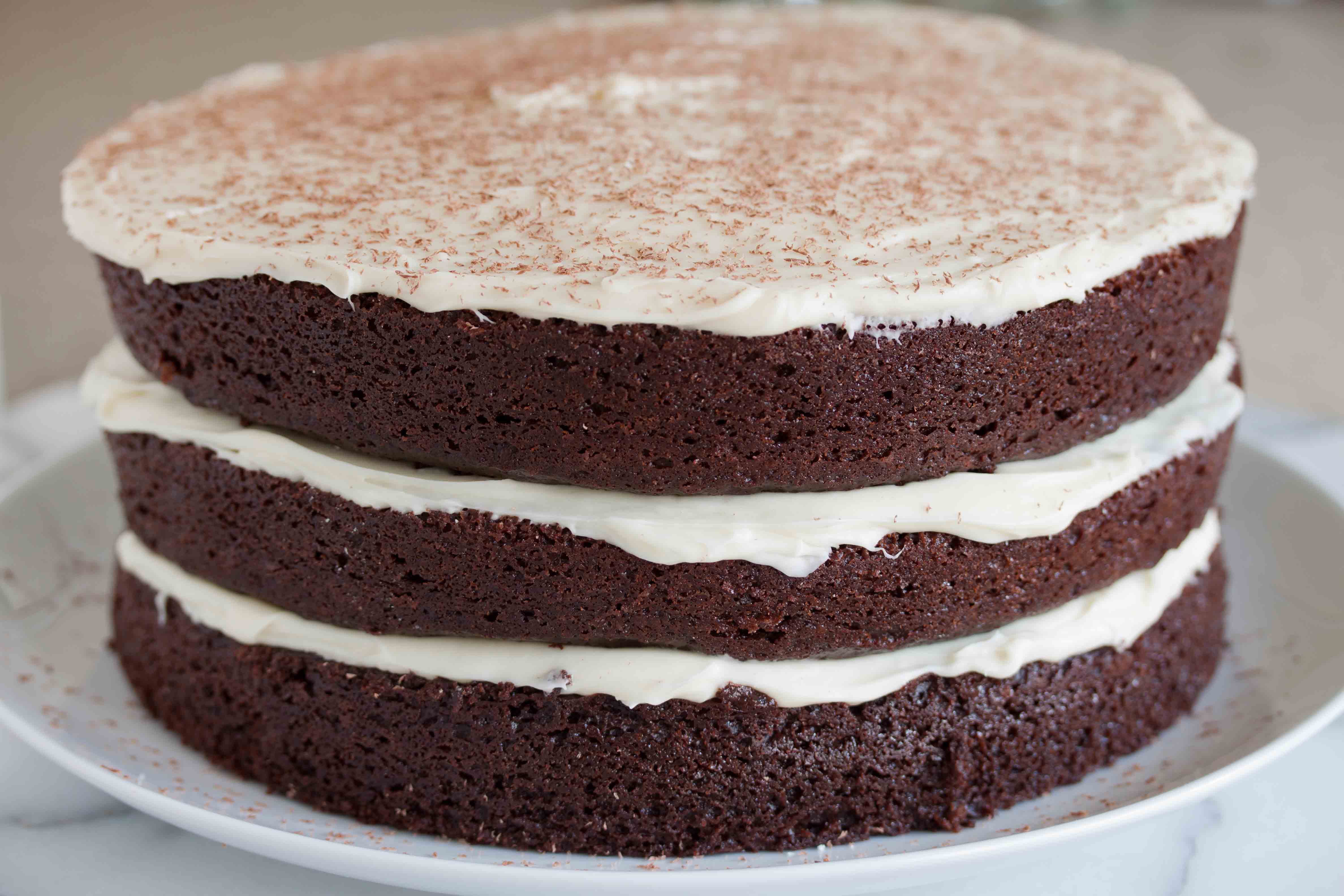chocolate cake with white chocolate cream cheese