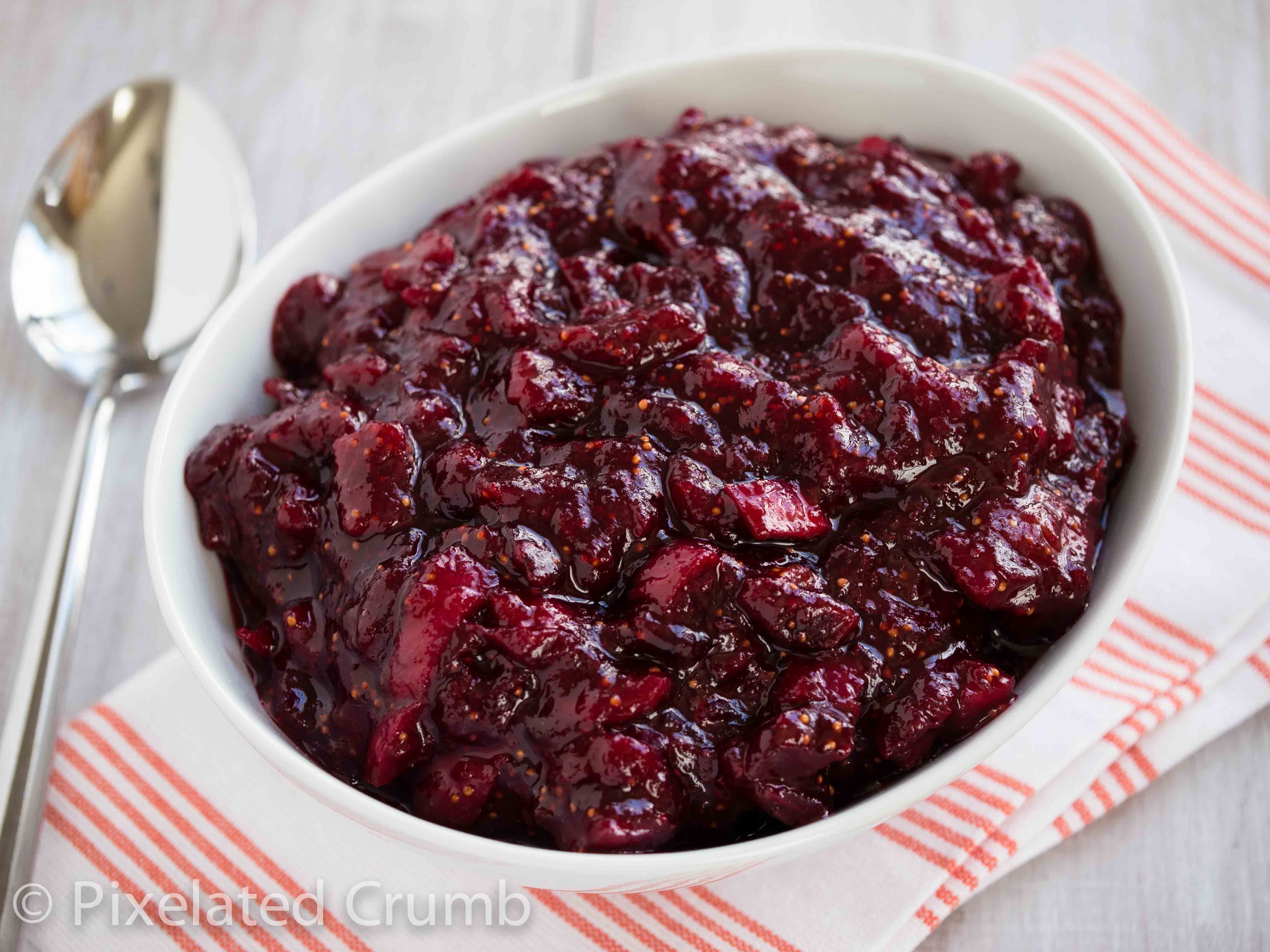 Red Wine and Fig Cranberry Sauce