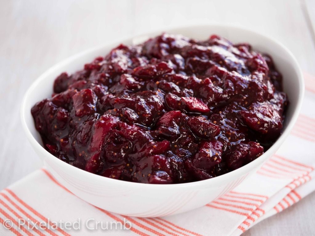 Red Wine and Fig Cranberry Sauce