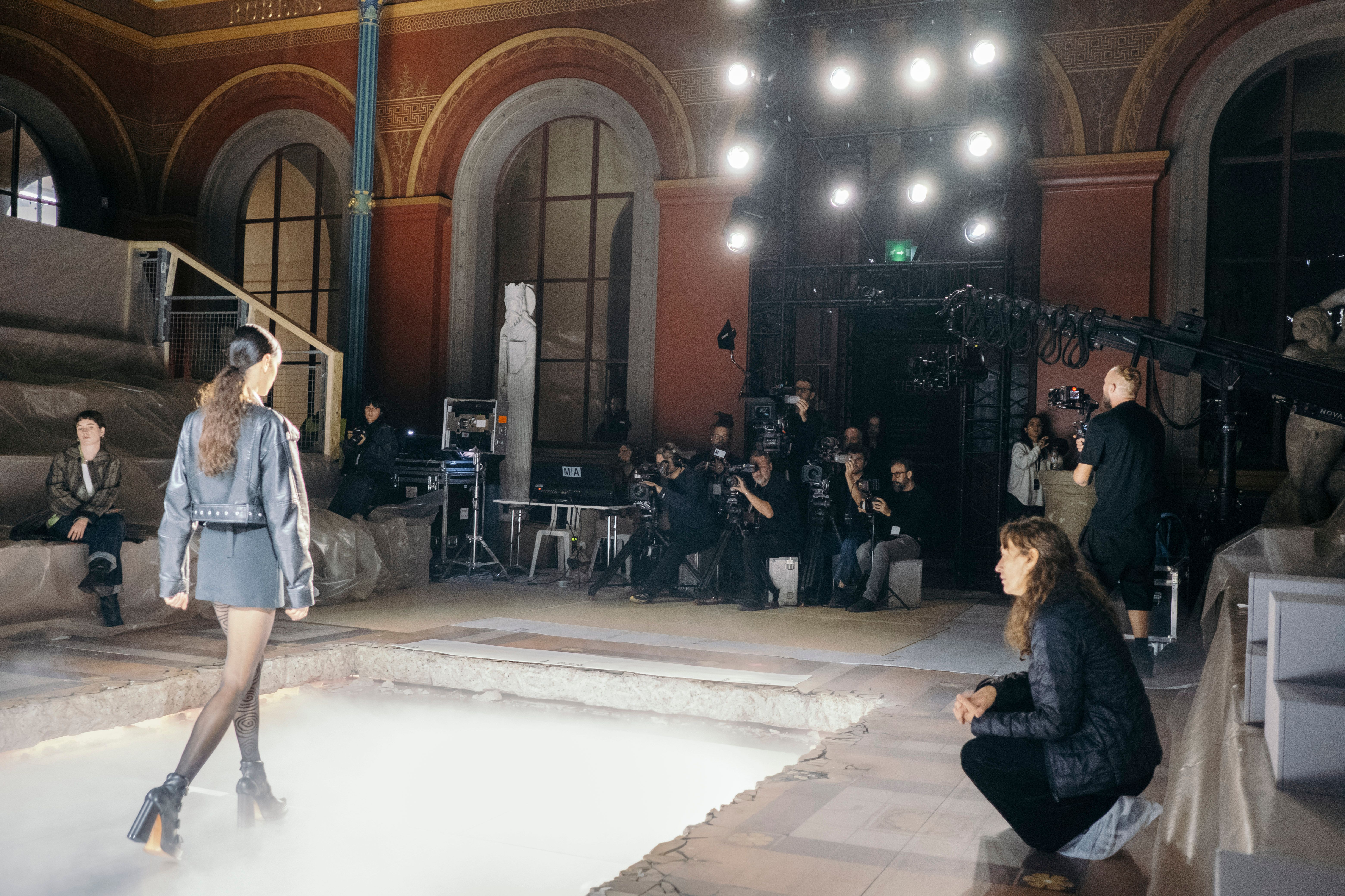Alexander McQueen still 9