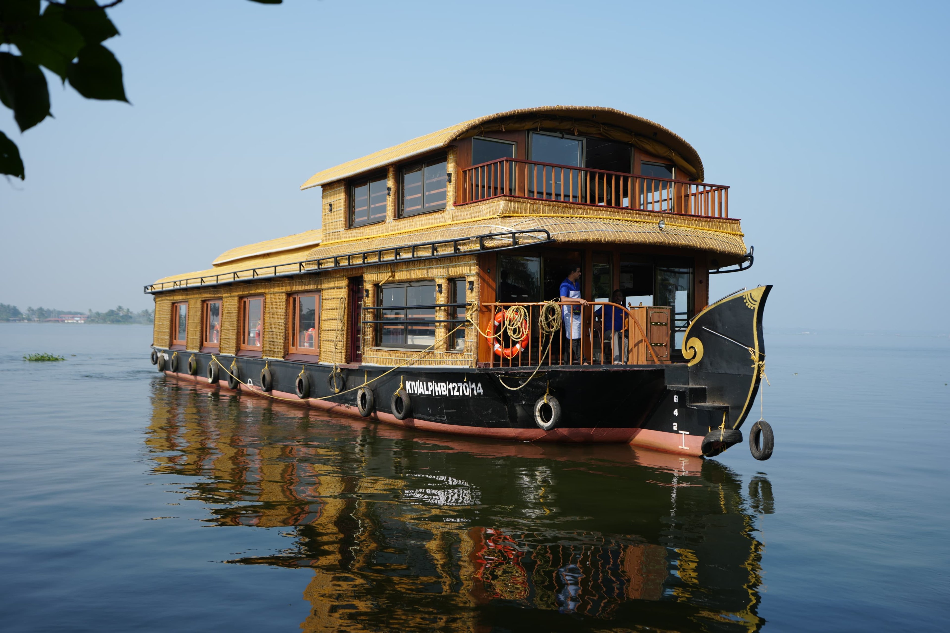 Alleppey houseboat cruising the Kerala backwaters