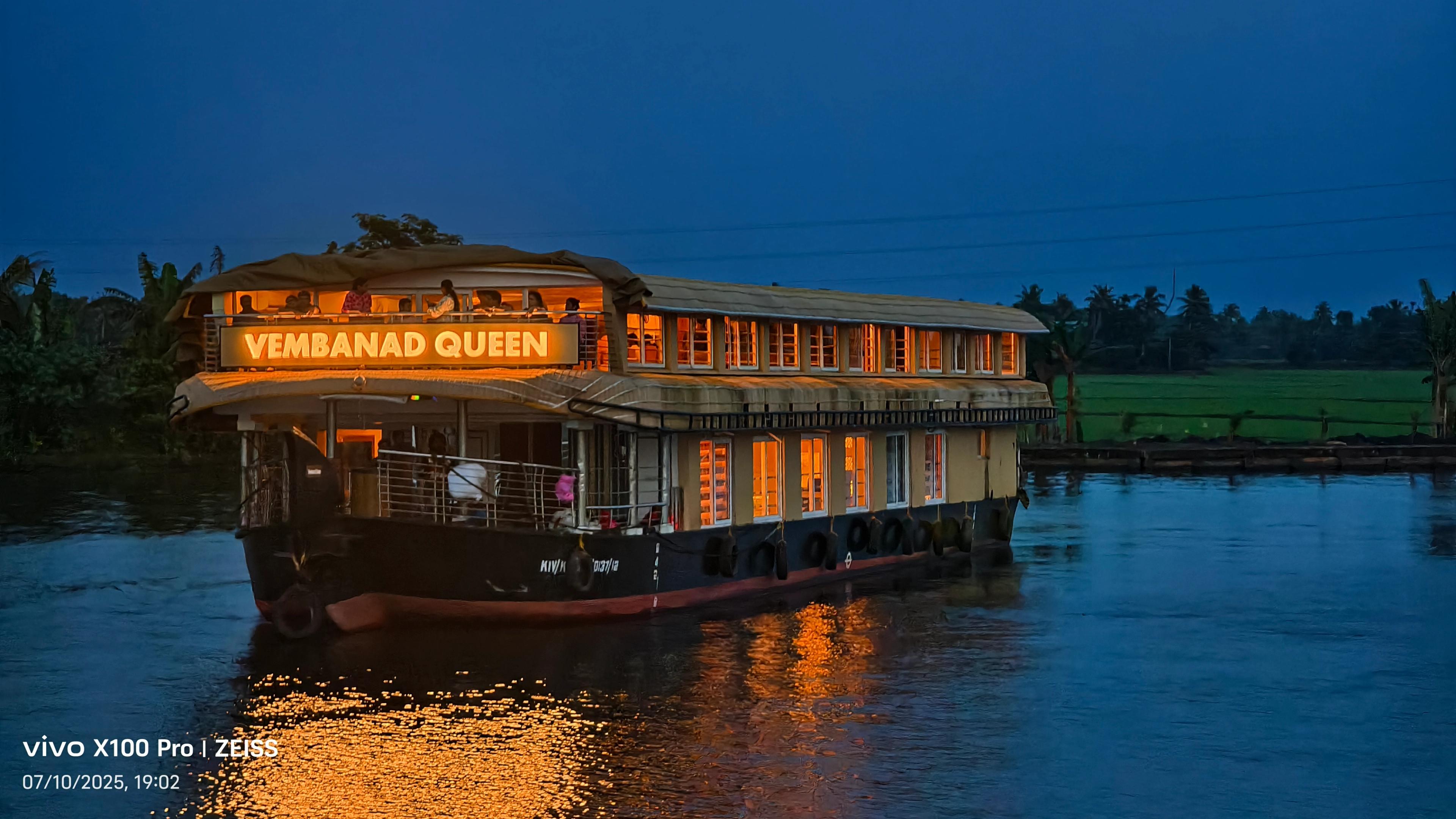 Alleppey houseboat