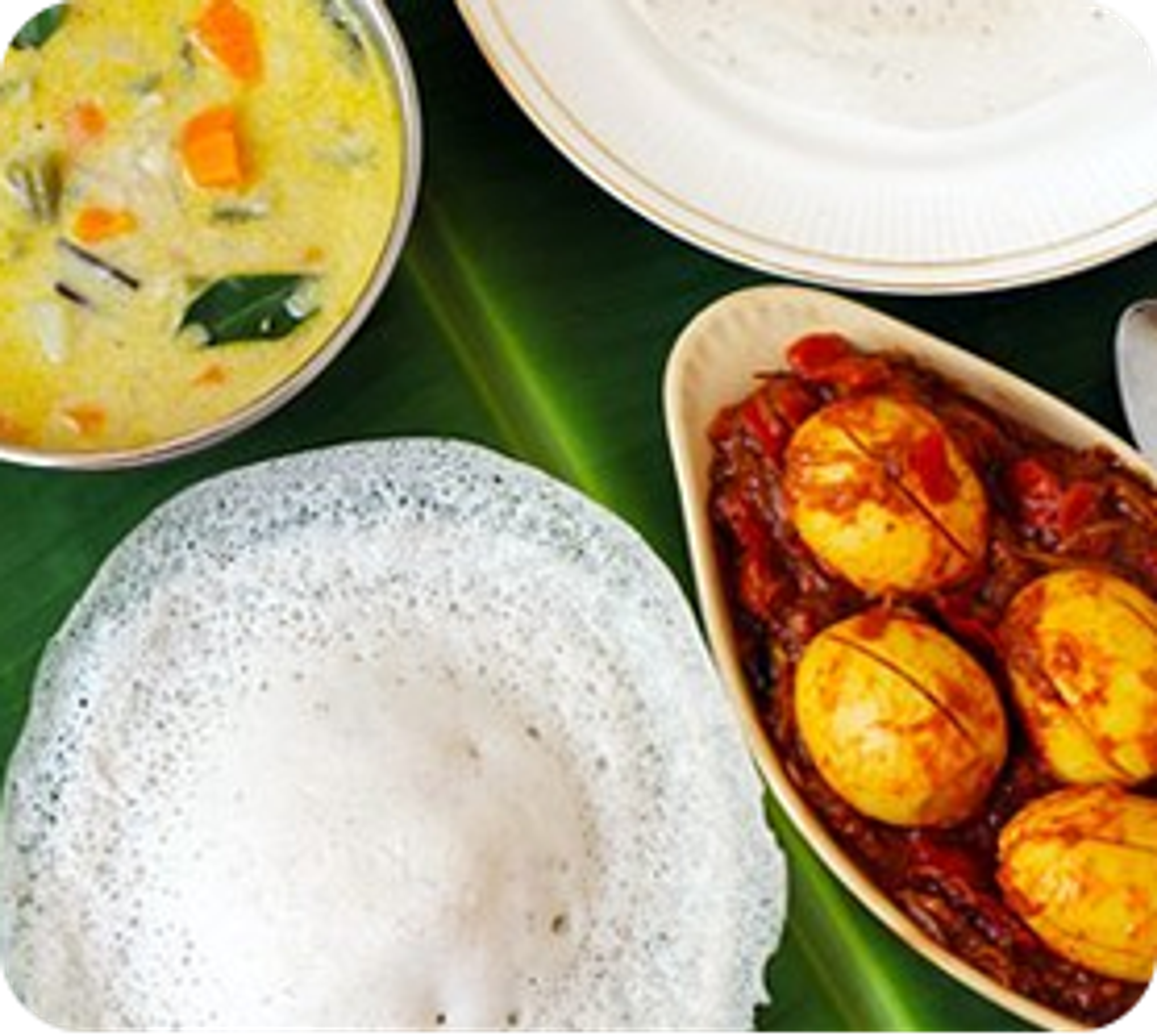 Breakfast on the houseboat: Tea or Coffee, Idli with Sambar and Chutney, or Appam with Vegetable Stew or Egg Curry
