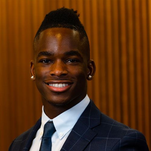 Chiedu Afam, graduado en análisis de financiación