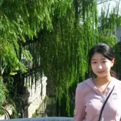 Vivian Wang's portrait image