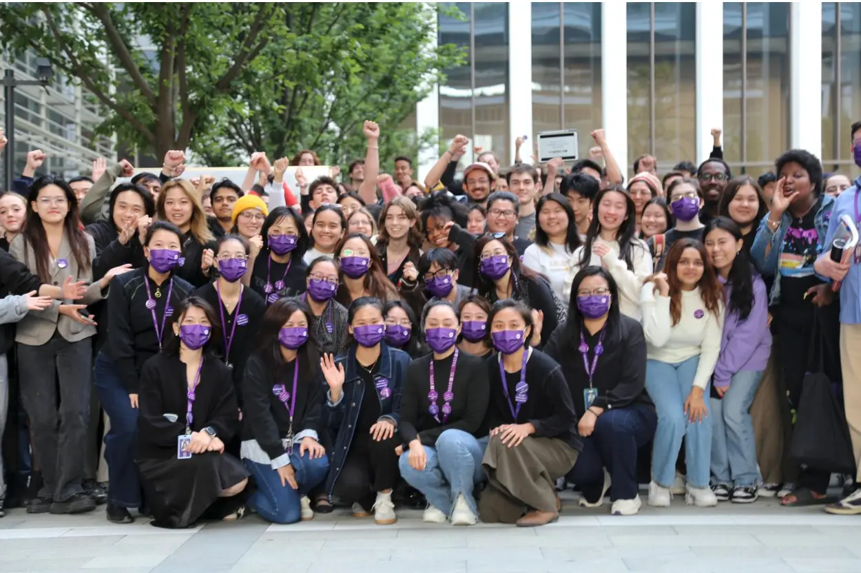 Chinese language lecturers and students posing for a photo