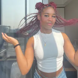 Shauna Stewart's portrait image