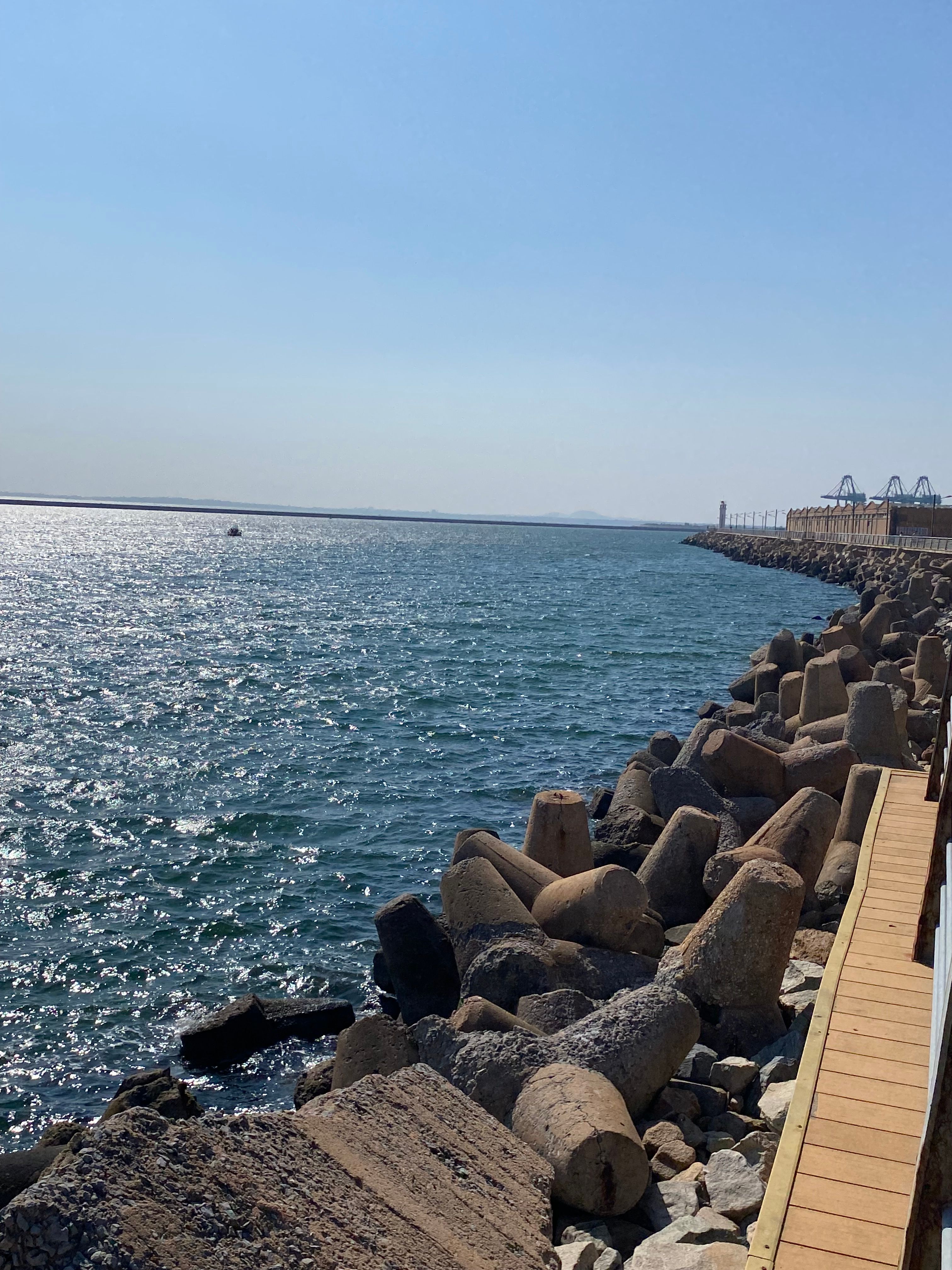 A picture of the sea.