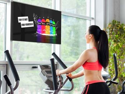 Digitální plakát ve fitness centru