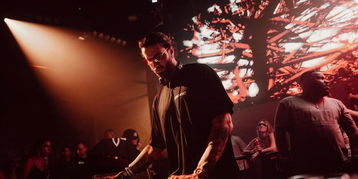 Greggio performing live