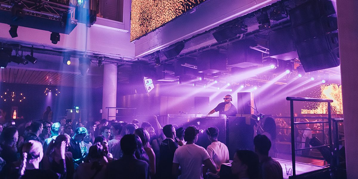 Callyy performing live