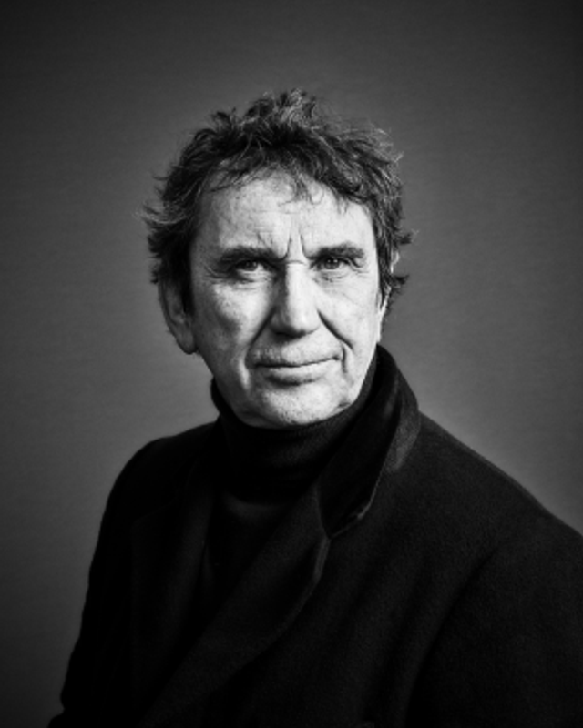 Phil Daniels